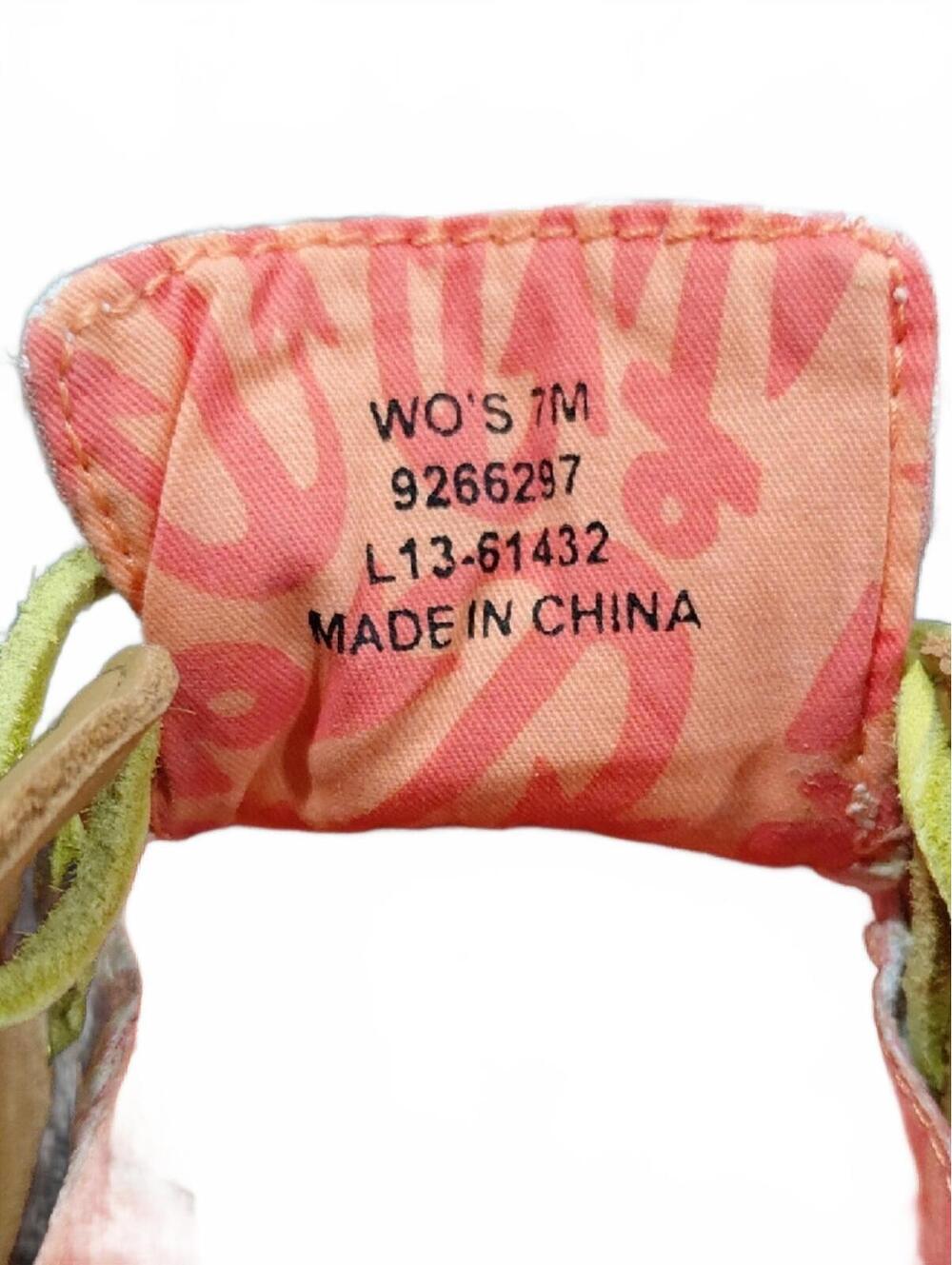 "Sperry" 7M, Pink Striped Boat Shoes with Leather Laces. Look new except soles! - Picture 9 of 9